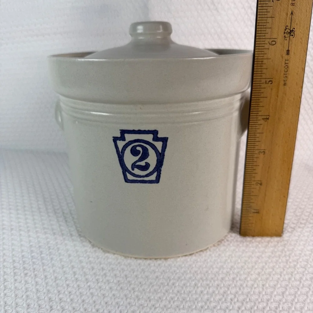 Vintage Pfaltzgraff Yorktowne Stoneware Crock with Lid Blue Keystone #2 USA